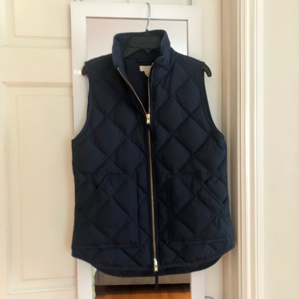 J Crew Quilted Vest in Navy (XS)